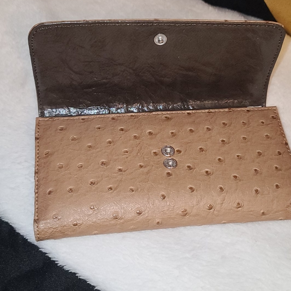 Guess Wallet - Picture 8 of 9